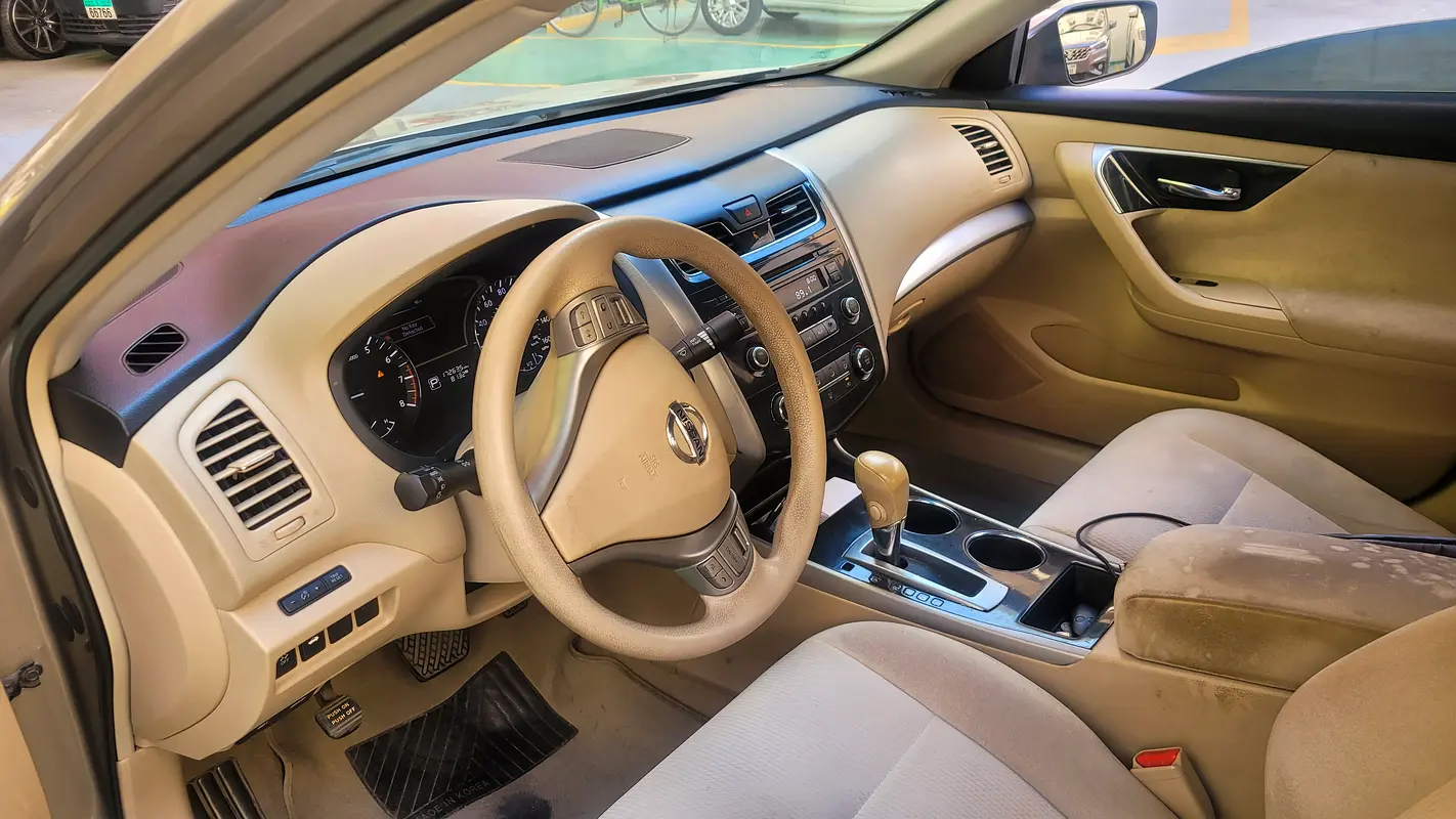 Nissan Altima 2013 — photo 1 of 6