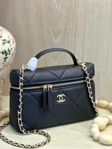 Black quilted caviar leather Chanel vanity case