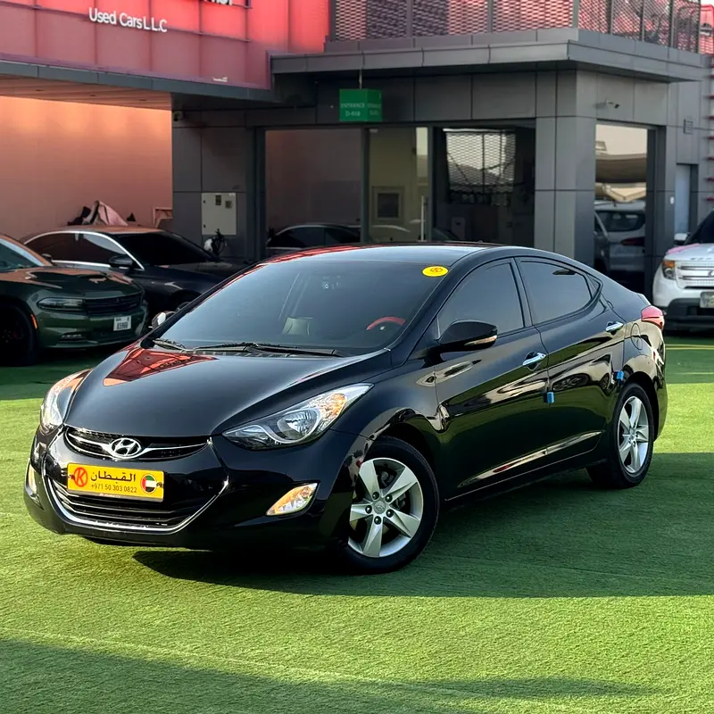 Hyundai Avante 2012 — photo 1 of 20