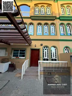 Luxury townhouse for rent. 3 bedrooms, spacious hall and majlis, equipped kitchen, 3 bathrooms, clos