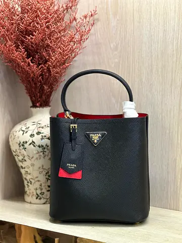 Prada panier Bucket Bag purs Black