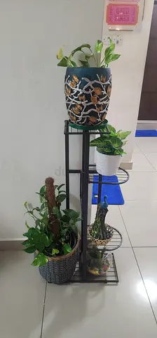Metal Multi-Tier Plant Stand with Pots (4-tier) - Black