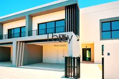 Corner Unit | Near Amenities | Maid + Study Room