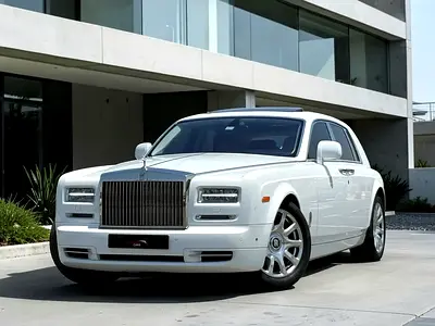 Rolls-Royce Phantom 2014 for 7,367.00 AED monthly