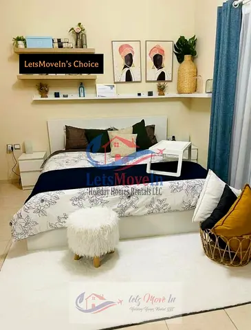 L■E■T■S■M■O■V■E■I■N Move-in ready, beautifully furnished apartments for stays of a month, or a year