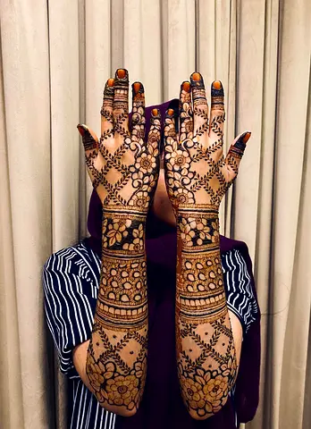 Professional Henna Artist