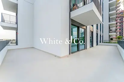 Large Terrace l Pool View l Vacant Now