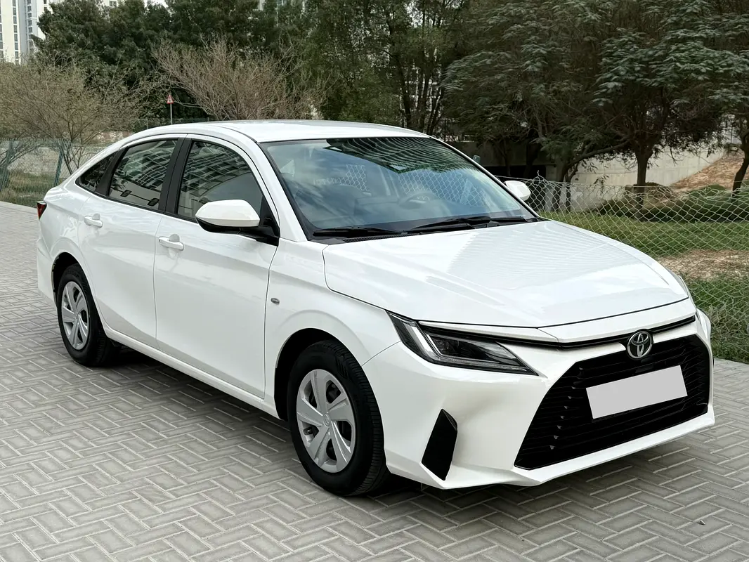 Toyota Yaris 2023 — photo 1 of 18