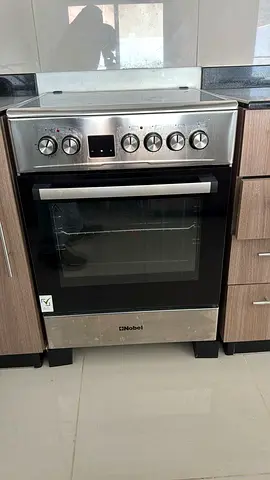 Nobel freestanding electric cooker with oven - good working condition