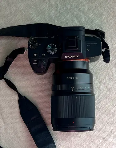 Lens Sony 35 mm Zeiss 1.4