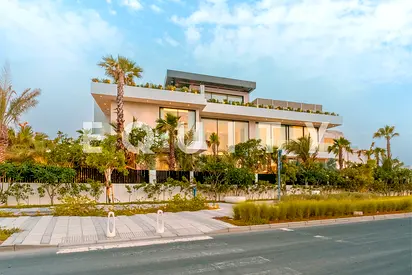 Waterfront Living | Full Sea View | Exclusive
