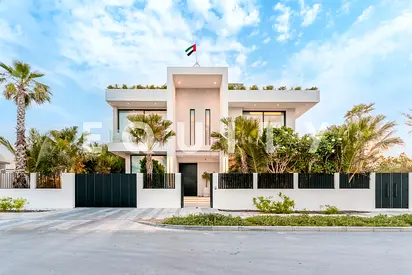 Waterfront Living | Full Sea View | Exclusive