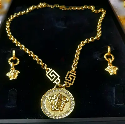 Set VERSACE 4pcs .New