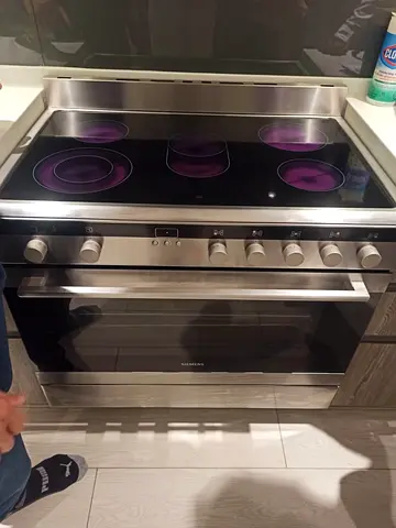 Siemens stainless steel electric range with ceramic hob and oven - good condition