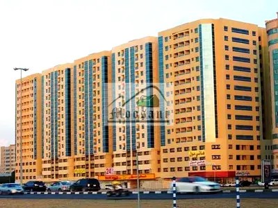 ALMOND TOWER GARDEN CITY: 1 BEDROOM HALL WITH PARKING FOR RENT