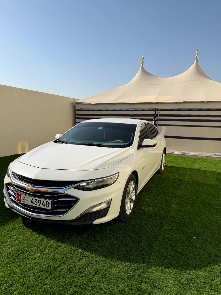 Chevrolet Malibu 2020 — photo 1 of 4