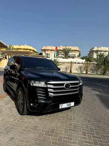 Toyota Land Cruiser 2024 GCC GXR Top option under warranty and service history from ALFUTTAIM