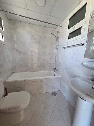 🏡 Room With attached Bath Available for Rent