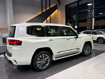 2026 Toyota LAND CRUISER photo 3