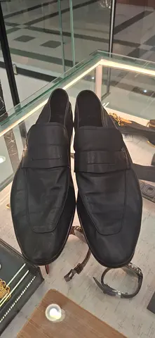 Mens black leather loafers - gently used