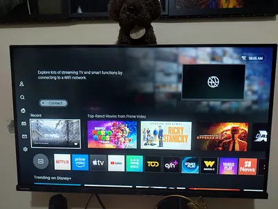 Toshiba vida tv 32 inch light usage everything is good condition