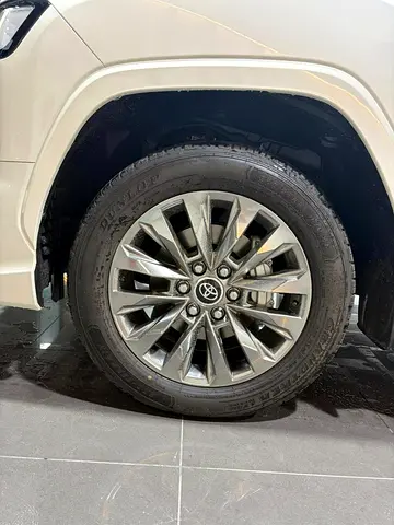 2026 Toyota LAND CRUISER photo 5