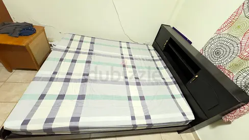 King size bed with free mattress