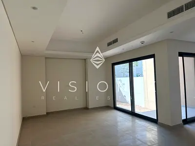 Elegant | Walkable Community | Sleek Interior