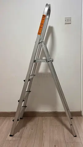 Lightweight 5-step Aluminium Folding Step Ladder - Good Condition