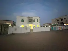 6 Bedrooms Spacious Majlis Large Living Hall 5 Bathrooms