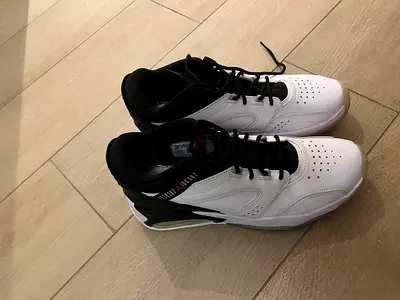 Jordan Max Aura 4 - White/Black/Red - Size US 11.5 (Great Condition)
