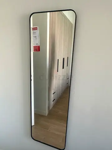 Wall mirror
