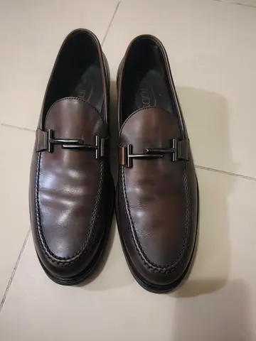 Brown leather mens loafers - classic Tods style, size 10 UK (44)
