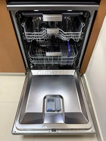 Beko Dishwasher (12 months old) Excellent Condition, needs to go by end of Day!