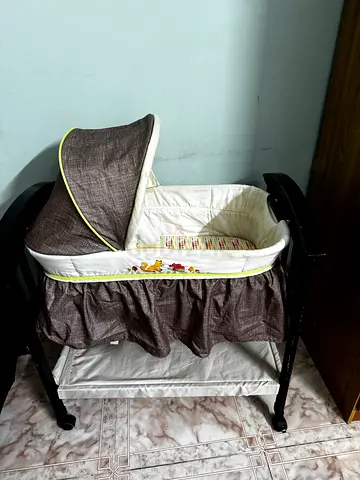Wooden Bassinet/crib with Canopy - Good Condition