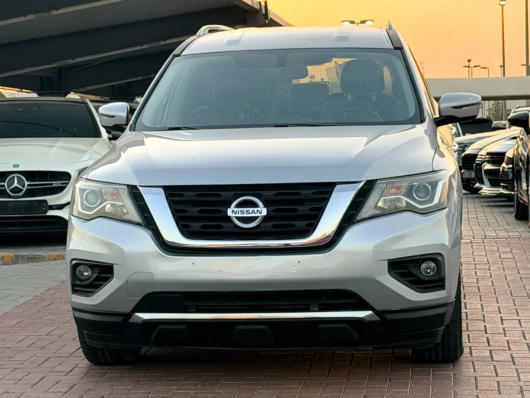 Nissan Pathfinder 2020 — photo 1 of 15