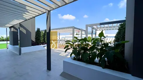 SEMI FURNISHED | READY TO MOVE IN | BIG LAYOUT