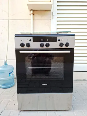 Gas Cooker SIEMENS with 4 burners, works perfect