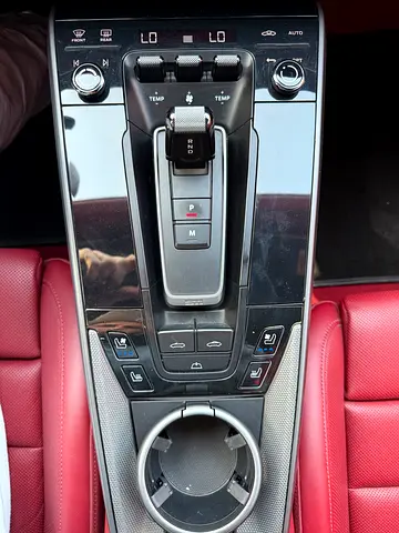 2022 Porsche 911 — миниатюра 12