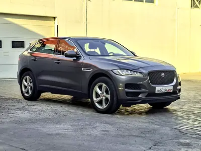 2019 Jaguar F-PACE photo 1
