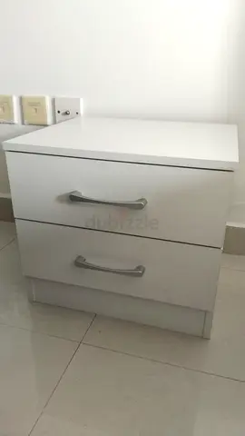 White 2-Drawer Bedside Table / Nightstand in Good Condition