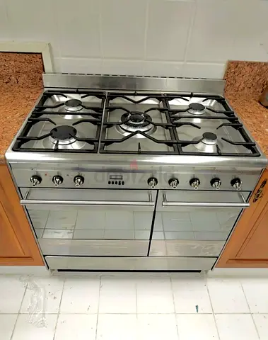Smeg combines gas with electric oven stove