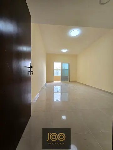 غرفتين وصاله منفصله مساحه كبيره مع جيم وباركن بالنعيميه 1 قريب مدرسة الحكمه