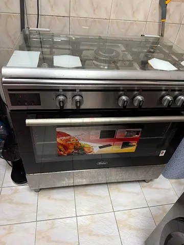 Stainless Steel 5-Burner Gas Cooker with Oven - Used
