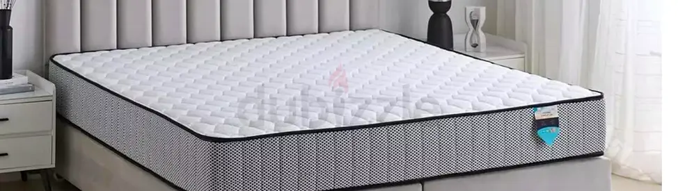 King-size mattress in excellent condition, firm-comfort
