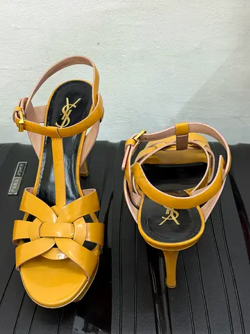 Yellow YSL Patent Leather Strappy Sandals - Size Noted (Pre-owned)