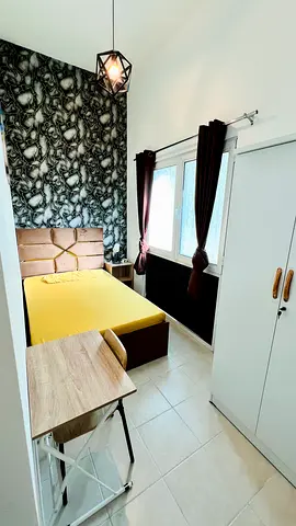 URGENT READY TO MOVE! Spacious Luxury Furnished Room | Full Window | Less Crowded | Next to Metro