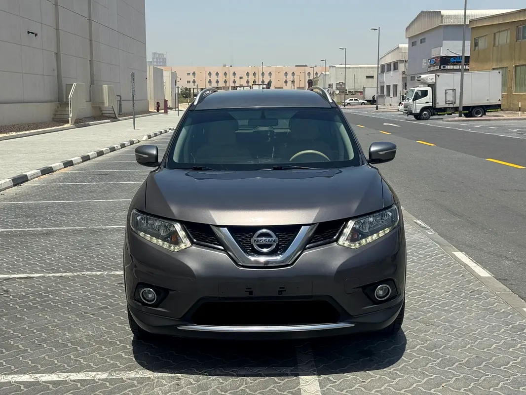Nissan X-Trail 2016 — photo 1 of 15