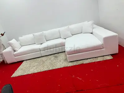 Looks like new condition Eicholltz brand white color lshape sofa