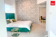 Ready to Move| Upgraded| Renovated| 2 balconies — 2